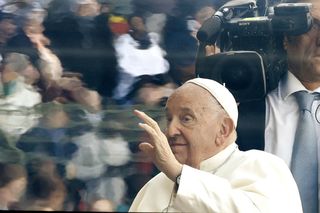 Emerytowany biskup Jan Tyrawa grzmi o aborcji i wspomina o polityce, żegnając papieża Franciszka
