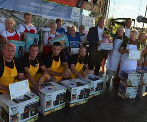 W konkursie na najlepsze pierogi w powiecie Siedleckim w 2025 roku zwyciężył męski zespół KGW „Sami Swoi” z Kotunia! 