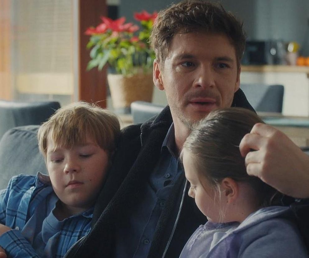 M jak miłość odc. 1799. Maja (Laura Jankowska), Szymek (Staś Szczypiński), Marcin (Mikołaj Roznerski)