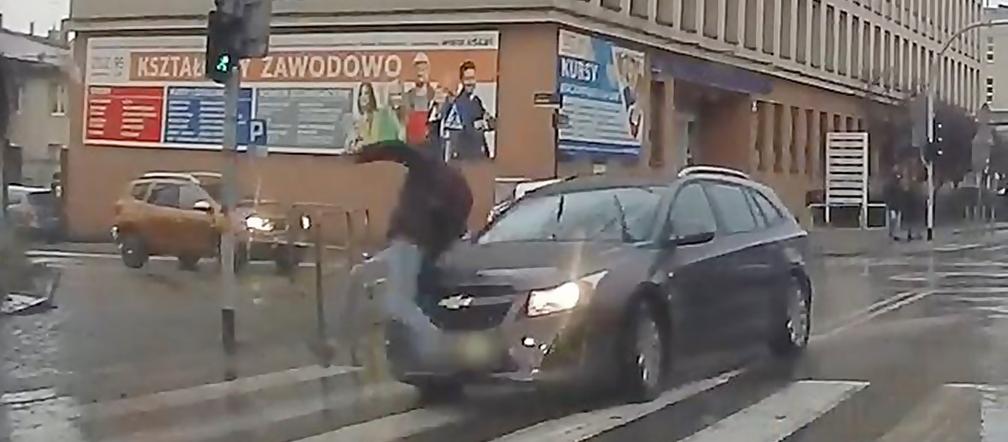 Wypadek na przejściu dla pieszych w Katowicach