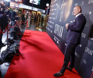 Artur Szpilka z narzeczoną Kamilą Wybrańczyk na premierze filmu Szpilka