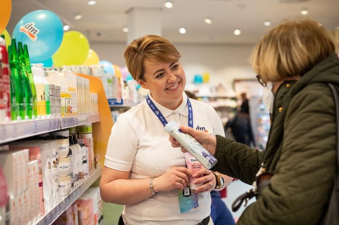 Konkurent Rossmanna otwiera kolejny sklep w Warszawie. Drogeria DM