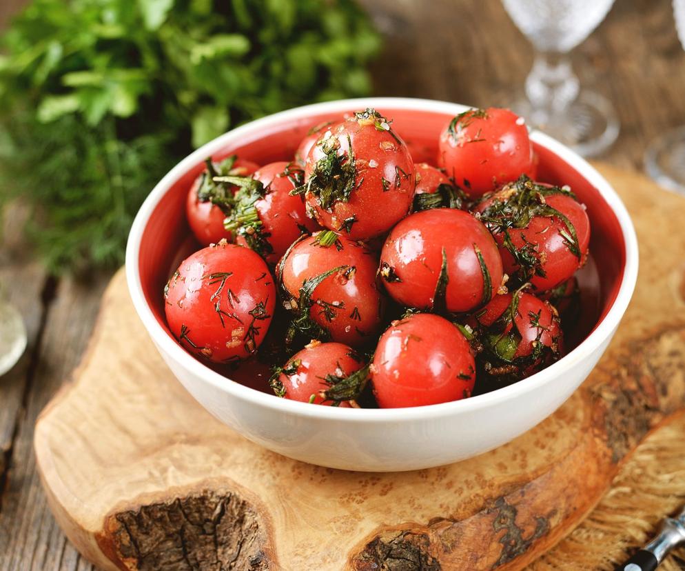 Pomidory kiszone w woreczku - podanie