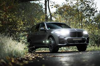 BMW X7 po tuningu Manhart