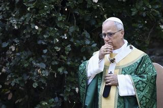 Papież tonie pod listami, dostaje ich 100 kilogramów dziennie. Dochodzą nawet bez adresu