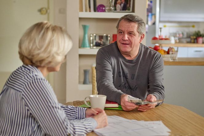 Na Wspólnej, odc. 3962: Marek (Grzegorz Gzyl), Danka (Lucyna Malec)