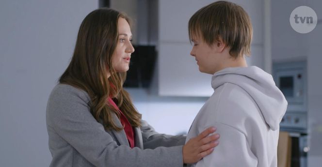 	Na Wspólnej odc. 4055. Aneta Siwek (Dorota Krempa), Staszek (Miłosz Kwiecień) - syn Roberta