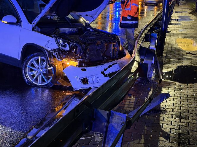 Karambol w Warszawie. 12 samochodów rozbitych, są ranni