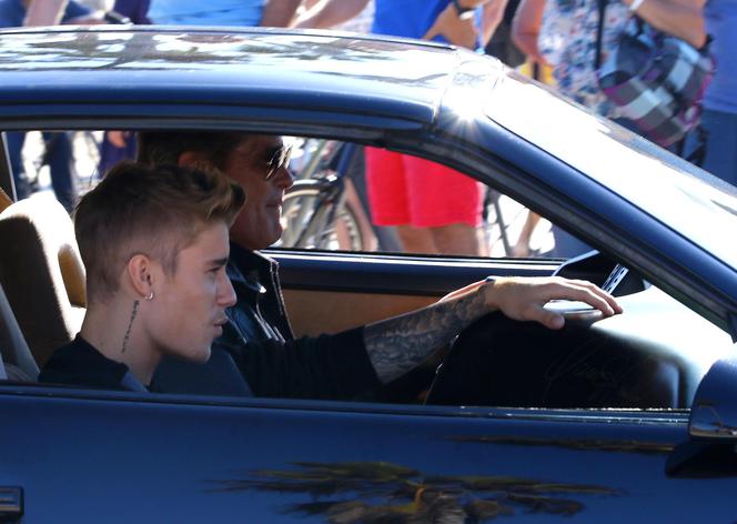 Justin Bieber: David Hasselhoff zabrał go na przejażdżkę gadającym autem z Knight Rider! ZDJĘCIA