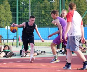 Powalczą pod koszem. Streetball na elbląskim Kalbarze