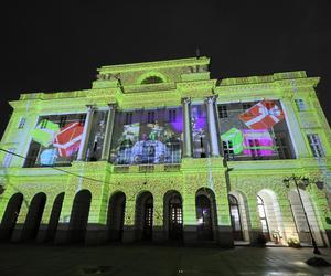 Mapping na fasadzie Pałacu Staszica - siedziby Polskiej Akademii Nauk w Warszawie