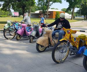 Osy kręciły kółka na stadionie żużlowym w Lesznie. Ogólnopolski zlot skuterów Osa Osieczna-Leszno 