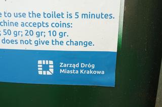 Publiczna toaleta w centrum Krakowa odstrasza od skorzystania