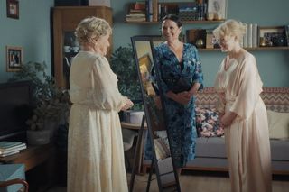 M jak miłość odc. 1836. Marta (Dominika Ostałowska), Barbara (Teresa Lipowska), Marysia (Małgorzata Pieńkowska)