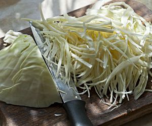 Surówka z kapusty, jak w chińskim barze [przepis klasyczny]