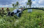 Wypadek pod Łodzią. Wiatrakowiec runął na ziemię. LPR zabrało mężczyznę [ZDJĘCIA].