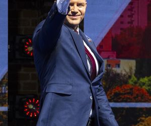 Iskrzy między Donaldem Tuskiem a Karolem Nawrockim