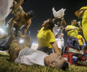 Salvador. Co najmniej 9 osób stratowanych na śmierć po wybuchu paniki na stadionie w San Salvador
