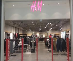 Koniec darmowych zwrotów w H&M. Klienci nieźle dostaną po kieszeni?