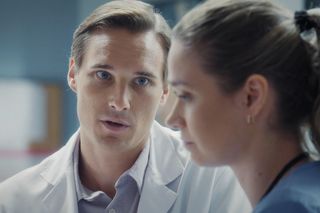 M jak miłość odc. 1838. Olek (Maurycy Popiel), Laura (Klaudia Kulinicz)