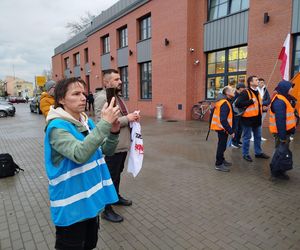 Pracownicy Zakładu Linii Kolejowych pikietowali w Siedlcach! Poparli ich siedleccy radni