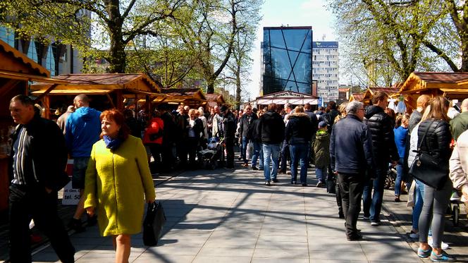 Aleja ożyła! Tłumy szczecinian na Jarmarku Wielkanocnym [ZDJĘCIA]