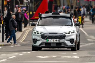 Taksówki bez kierowców w Europie. Uber rozpoczyna testy w Londynie 
