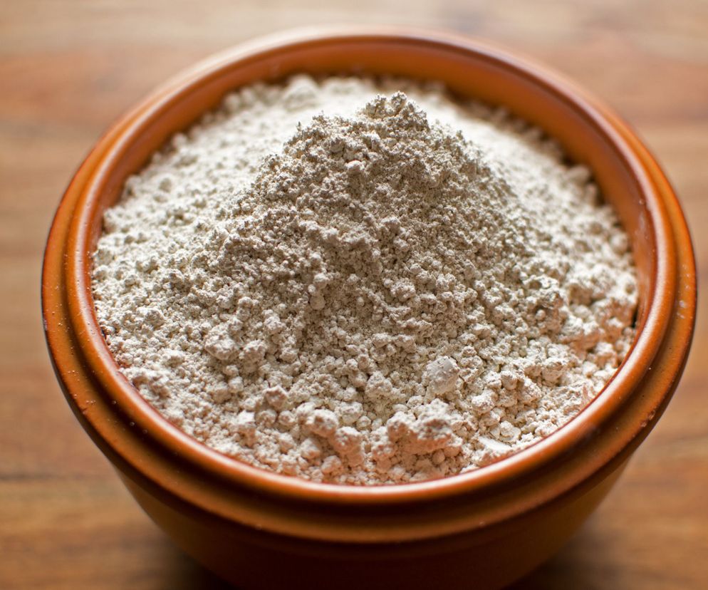 Ziemia okrzemkowa działa jak naturalny środek oczyszczający. Wykazuje zdolność zabijania pasożytów i wirusów, które w organizmie wywołują stany chorobowe.