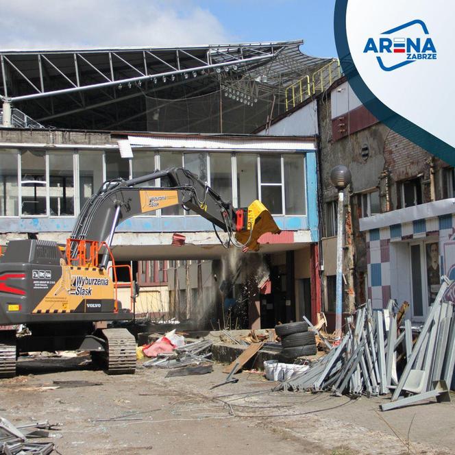 Rozbiórka trybuny na stadionie w Zabrzu