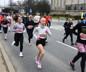 Bieg na Piątkę 2024, Warszawa - zdjęcia. Biegłeś? Szukaj się w galerii!