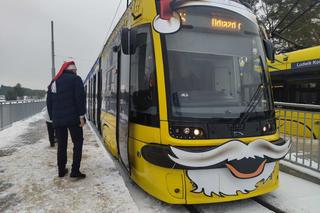 Świąteczny tramwaj na ulicach Torunia. Ruszył 6 grudnia