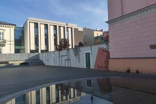 Mural na fontannach w Radomiu