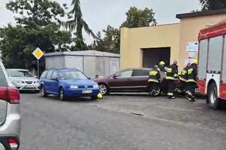 Zablokował wyjazd z remizy OSP i poszedł do kościoła. Strażacy nie mogli wyjechać, mężczyzna utonął