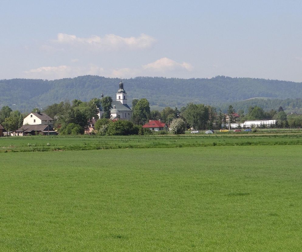 To jedno z najmniejszych miast w Małopolsce. Jedna decyzja papieża sprawiła, że stało się sławne