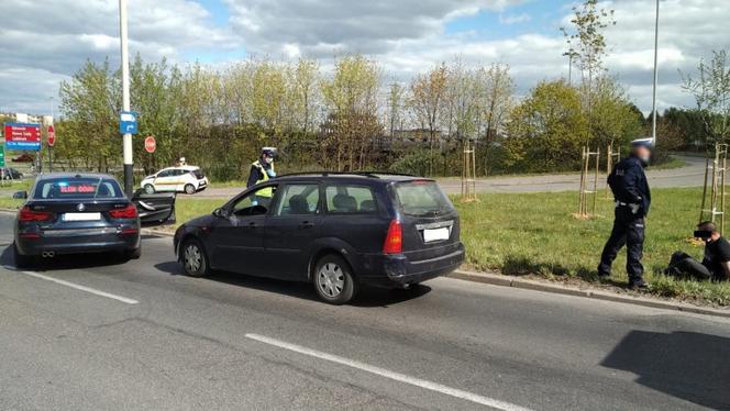 Pijany kierowca uciekał przed policją starym Fordem