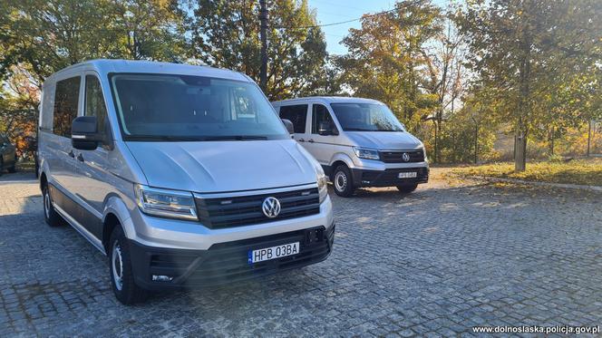 Volkswagen Crafter przeznaczony do przewozu osób zatrzymanych