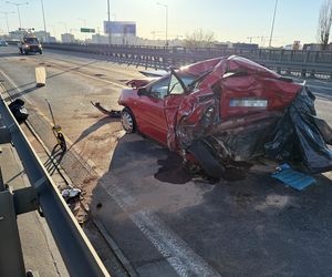 Śmiertelny wypadek na S8! Jedna osoba nie żyje po zderzeniu trzech ciężarówek 