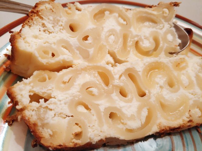 Niewiarygodnie pyszna zapiekanka makaronowa z twarogiem: oszczędny przepis na obiad i na kolację