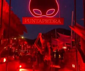 Nocne szaleństwo Dody! Maska królika i seksowna mini