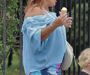 Katarzyna Skrzynecka. Zabrała rodzinę na targ śniadaniowy w kusych szortach