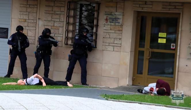 Ćwiczenia służb w radomskim teatrze