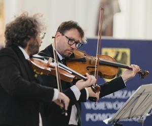 Koncert ku pamięci Pawła Adamowicza. Niezapomniany duet w Bazylice Mariackiej 