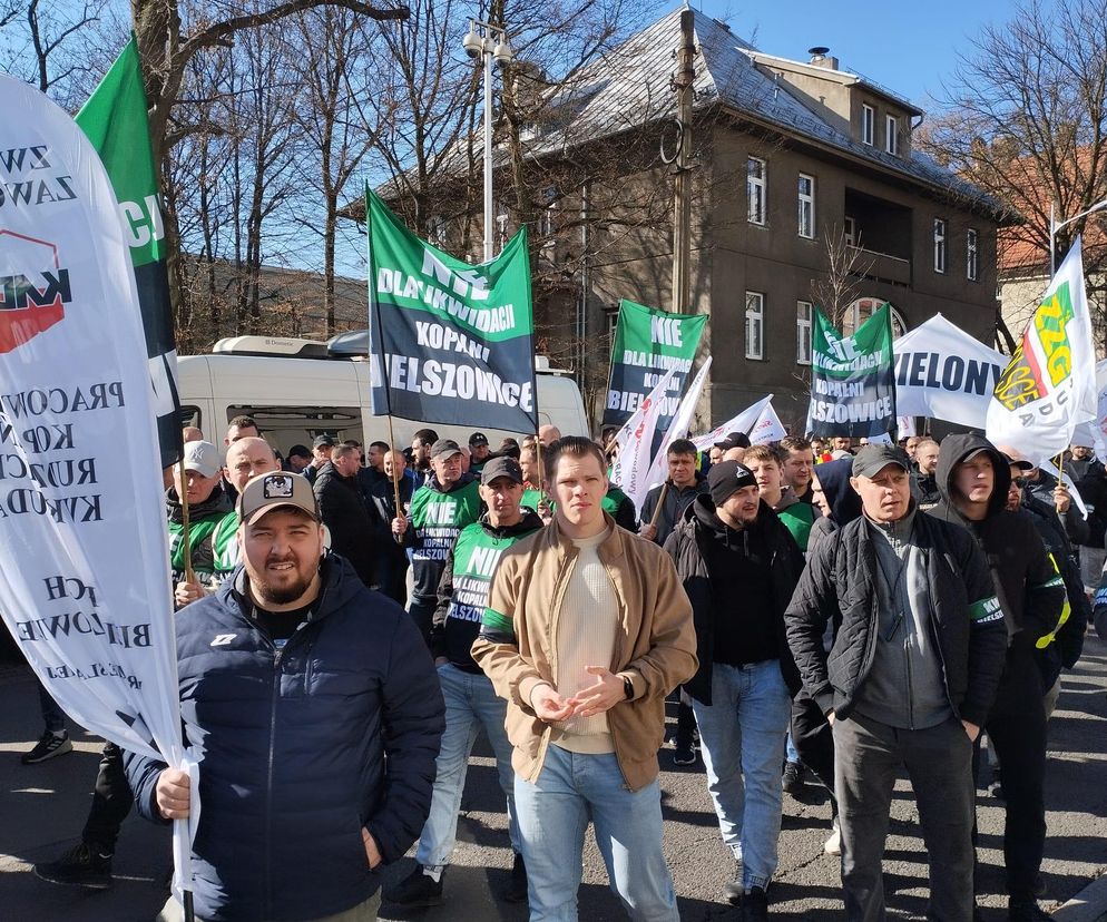 Górnicy wyszli na ulice. Mają jedno żądanie