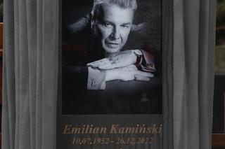 Emilian Kamiński zmarł rok temu w Święta Bożego Narodzenia. Tak wygląda jego grób