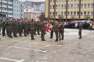 „Ja, żołnierz Wojska Polskiego…” . Ponad stu wojskowych wypowiedziało w Olsztynie słowa przysięgi [ZDJĘCIA]