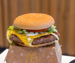 Burger Drwala już jest! Klasyczny i w nowej wersji. Ile kosztuje kanapka w 2023 roku?