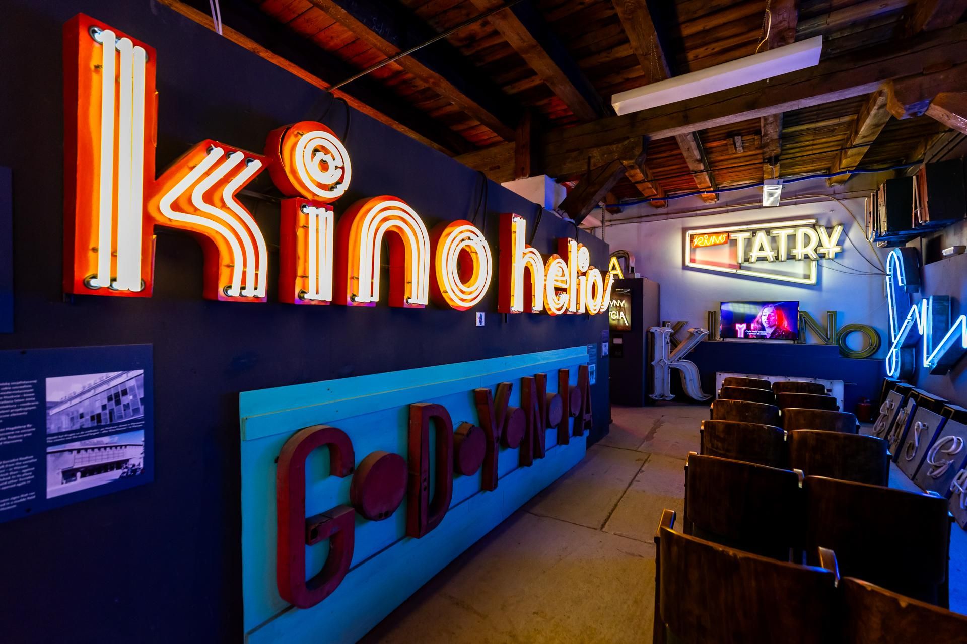 Neony z Muzeum Neonów w Warszawie