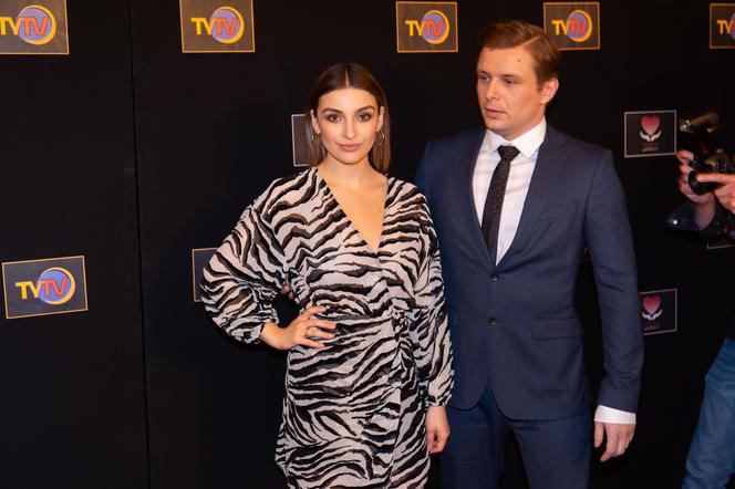 Barwy szczęścia odc. 2661. Klara (Olga Jankowska), Hubert (Marek Molak)