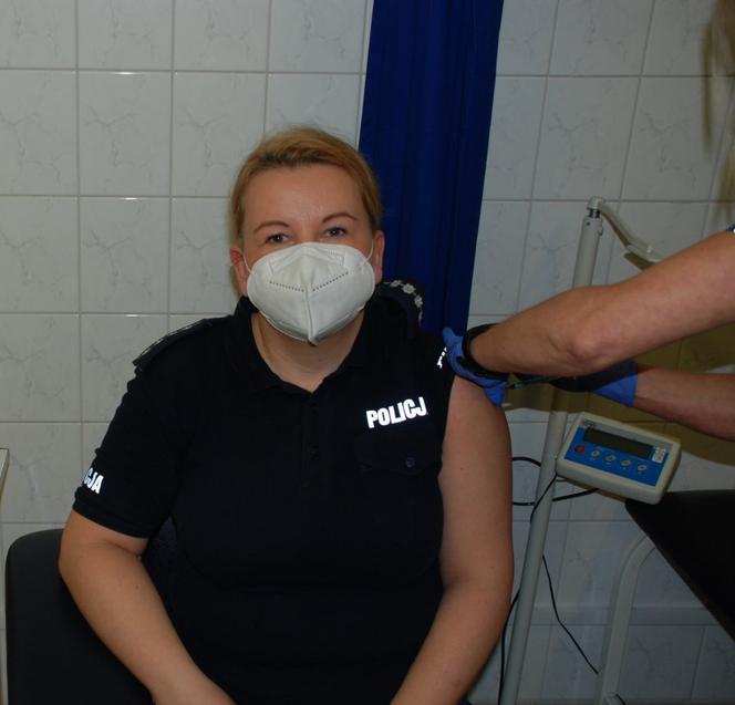 Przemyscy policjanci rozpoczęli szczepienia przeciwko Covid-19
