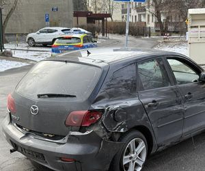  Podczas pościgu w Warszawie zderzyli się z nauką jazdy. Policjanci z Łodzi próbowali zatrzymać Gruzinów. „Czynności trwają”